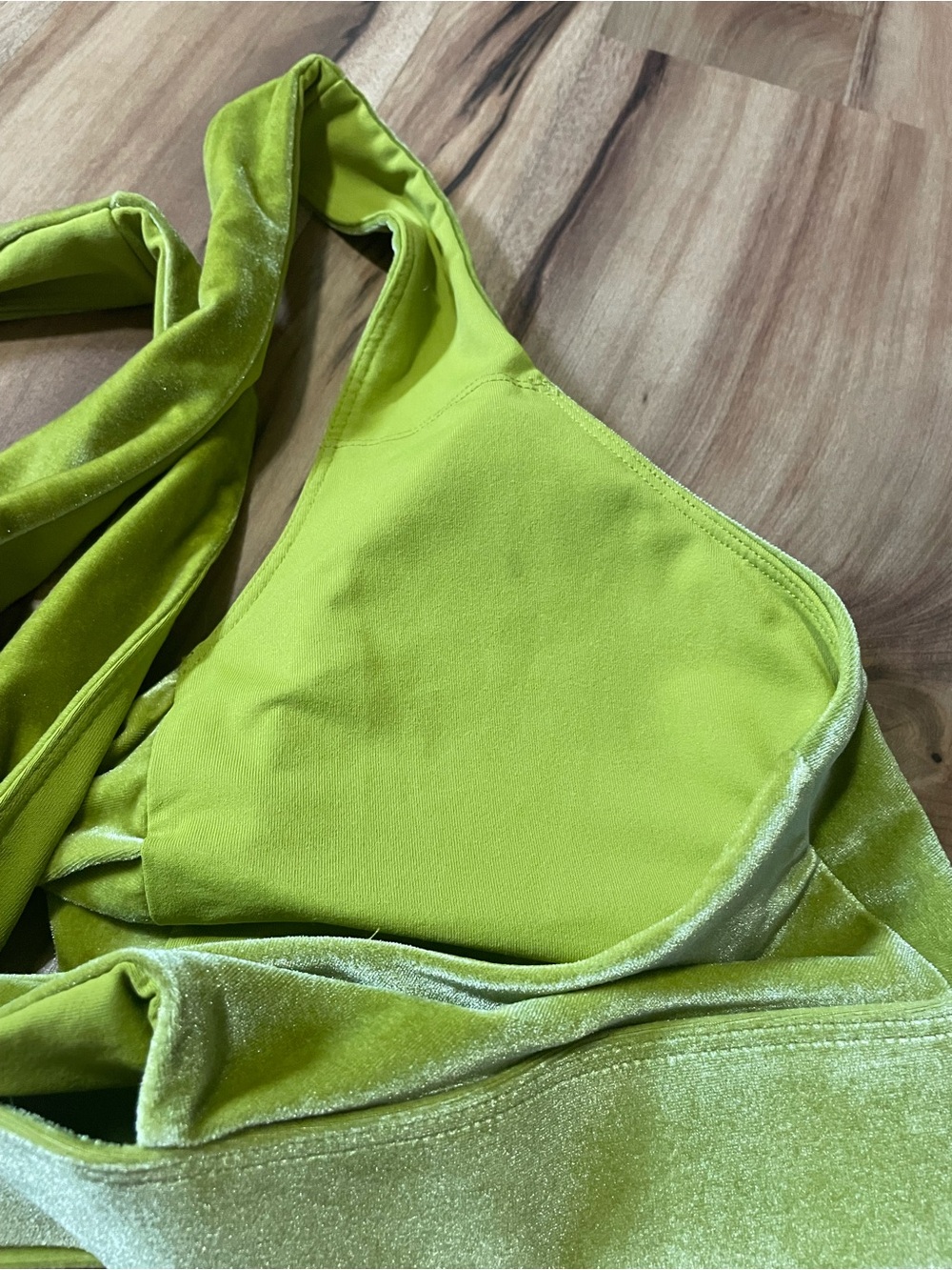 NWT Fabletics Oasis Crushed Velour Twist Sports Bra Chartreuse Green Size XL - Picture 5 of 7